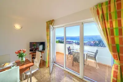 Image de Appartement de vacances Dobrinj pour 1 - 4 personnes avec 1 chambre à coucher - Maison de vacances