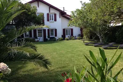 Image de Maison de charme en ville et bord de mer