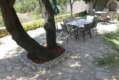 Image de Appartement de vacances Barbat na Rabu pour 2 - 5 personnes avec 2 chambres à coucher - Maison de va