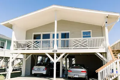 Image de Charming beach cottage with Intercoastal views for restful vacation
