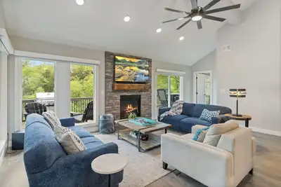 Image de Luxury Escape w/Lake View Margaritaville Access