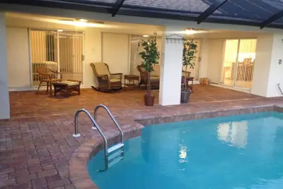 Image de Beautiful Pool with Lake View Vacation Home
