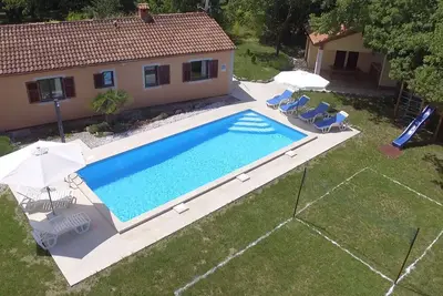 Image de Maison de vacances Tinjan pour 1 - 6 personnes avec 3 chambres à coucher - Ferme