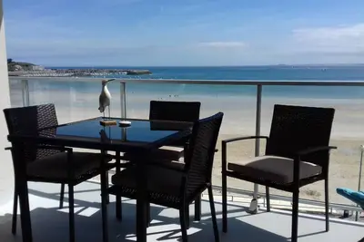 Image de Grand appartement classé 2* face à la grande plage de Saint Cast, jolie vue mer, 2 chambres, 4. . .