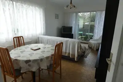 Image de Appartement cosy dans résidence avec piscine situé à 100m de la grande plage de Saint Cast et. . .