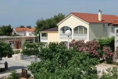 Image de Maison de vacances Vir pour 11 - 13 personnes avec 5 chambres à coucher - Maison de vacances