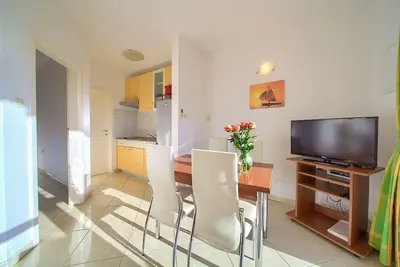Image de Appartement de vacances Dobrinj pour 1 - 4 personnes avec 1 chambre à coucher - Maison de vacances