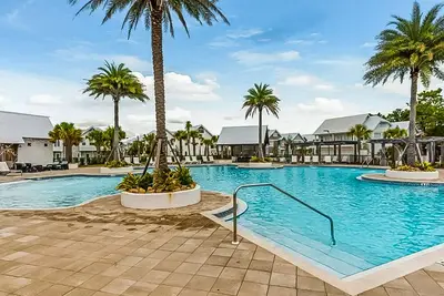 Image de Comfortable beach condo with pool in a great location
