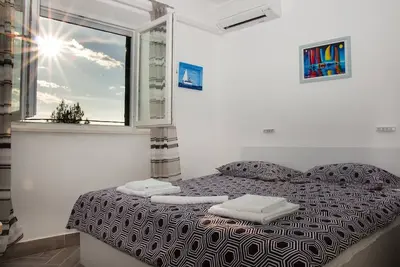 Image de Appartement de vacances Jesenice pour 1 - 6 personnes avec 2 chambres à coucher - Maison de vacances