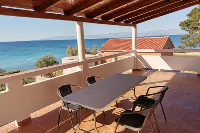Image de Appartement de vacances Ugljan (Ort) pour 2 - 6 personnes avec 2 chambres à coucher - Maison mitoyen