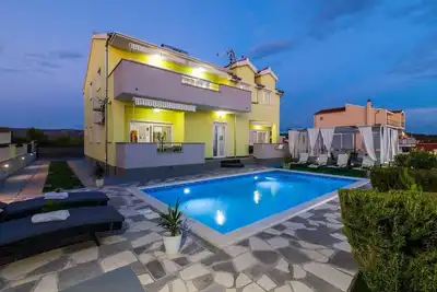 Image de Maison de vacances Brodarica pour 1 - 10 personnes avec 5 chambres à coucher - Ferme