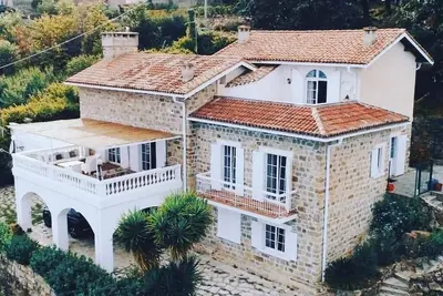 Image de Villa Sanre - Grande villa de charme avec piscine pour 12 personnes
