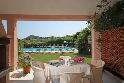 Image de Appartement de vacances Manerba del Garda pour 1 - 4 personnes avec 1 chambre à coucher - Maison mit
