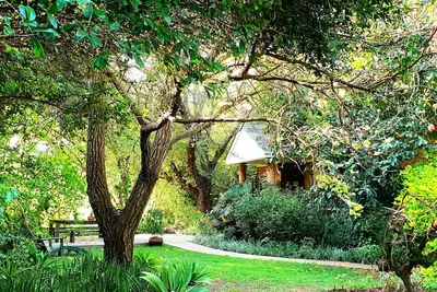 Image de 2 Bedroom Garden Cottage On Wildlife Estate