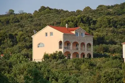 Image de Appartement de vacances Maslinica pour 1 - 4 personnes avec 2 chambres à coucher - Appartement de va