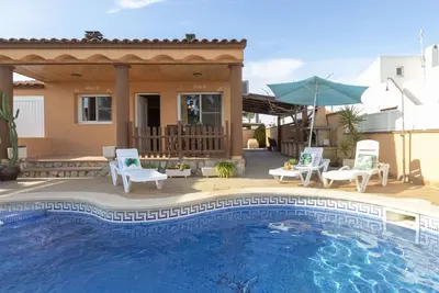 Image de Magnifique maison de vacances privée avec Wifi, climatisation, piscine privée, Tv, patio, parking