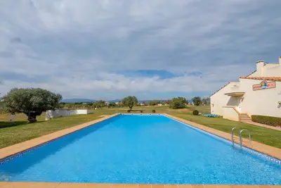 Image de Confortable appartement pour 4 personnes avec climatisation, piscine, Wifi, Tv, balcon et parking
