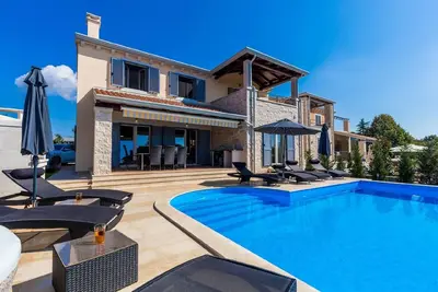 Image de Maison de vacances Kastelir pour 1 - 8 personnes avec 4 chambres à coucher - Maison de vacances