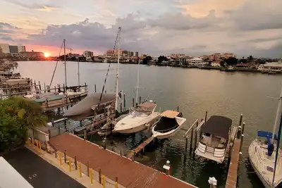 Image de Waterside #24, 1 Bedroom, Free Parking, Walk to Beaches, Pool, Family Friendly