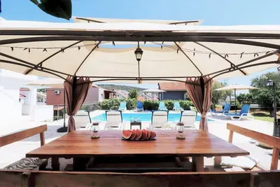 Image de Maison de vacances Okrug Gornji pour 1 - 10 personnes avec 4 chambres à coucher - Maison de vacances