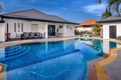 Image de Maison de vacances Pattaya pour 2 - 8 personnes avec 4 chambres à coucher - Maison de vacances