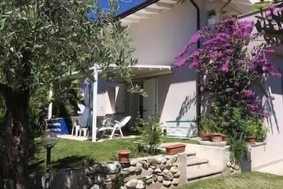 Image de Appartement de vacances Manerba del Garda pour 1 - 4 personnes avec 2 chambres à coucher - Maison ju