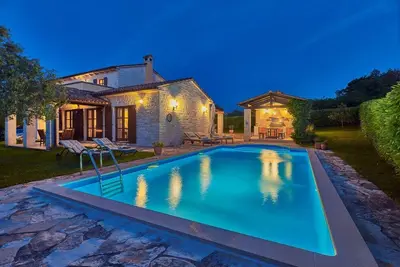 Image de Maison de vacances Motovun pour 8 personnes avec 4 chambres à coucher - Maison de vacances