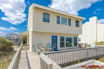 Image de Periwinkle - Oceanfront 3 Br, 2. 5 Ba home in Surf City! Dog Friendly!