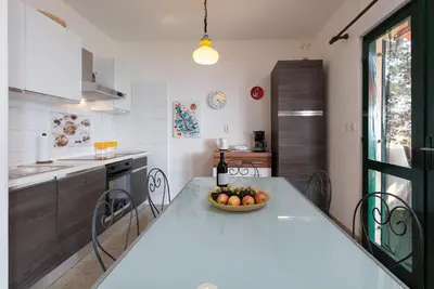 Image de Maison de vacances Okrug Gornji pour 2 - 4 personnes avec 2 chambres à coucher - Maison de vacances