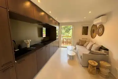 Image de La Suite Pinède sur la plage de Pramousquier 2 pers, climatisé et piscine privée