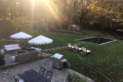 Image de Summer getaway with Pool and  Fully stocked Chef's Kitchen
