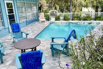 Image de Beach! ! Pool! No Hurricane Damage! Manasota Key steps from Beach and Bay