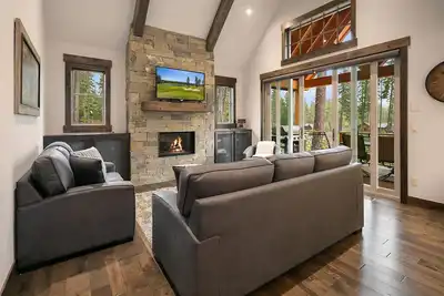 Image de New home with Low Rates! In the Heart of Suncadia Resort | Hot Tub | WiFi