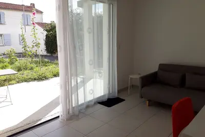 Image de Nouveau: Rez-de-jardin neuf avec terrasse et parking à 10min du centre ville