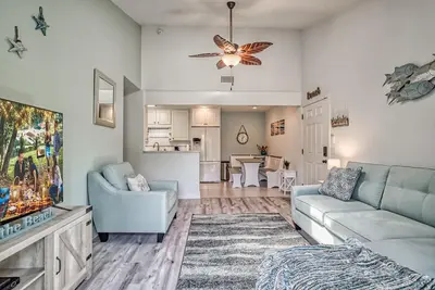 Image de Newly Updated 2 Bed / 1 Bath Condo - 3 Minute Walk to Beach - Best Deal Around! !