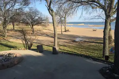 Image de Contactless Check In -- Sand Point Private Lake/Beachfront Cottage