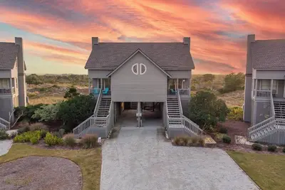 Image de Aqua Stella- sleeps 6, located in Serenity Point!