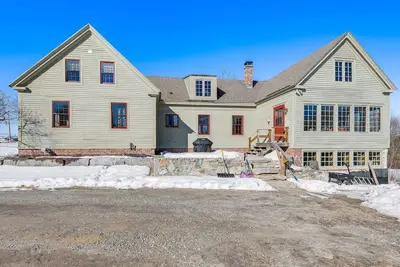 Image de Charming Lovell Farmhouse - 17 Acres w/ Mtn Views!