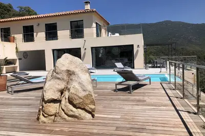 Image de Villa vue mer, piscine chauffée à Coti-Chiavari