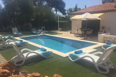 Image de 100% Disinfected Villa. Accessible Besides Sea. Private swimming pool. Aircon. Bbq
