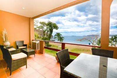 Image de Spectacular - spacious unit in Flamingo in front of the beach