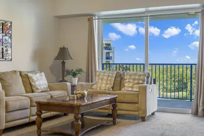 Image de Bahama Breeze short walk to the beach