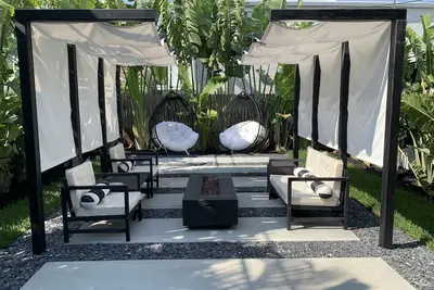 Image de 4br\/2ba Unique, Modern Art Themed House - Sanitized