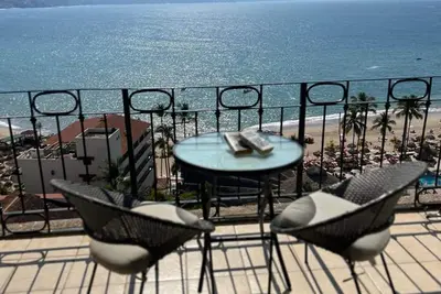Image de Beachfront condohotel floor 14th.