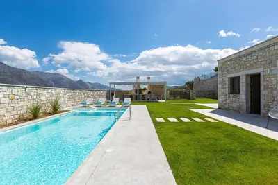 Image de Thalmargia Villa I, Ground floor Villa, Ideal for Children & Bbq facilities.