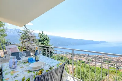 Image de Da Guido with stunning Lakeview