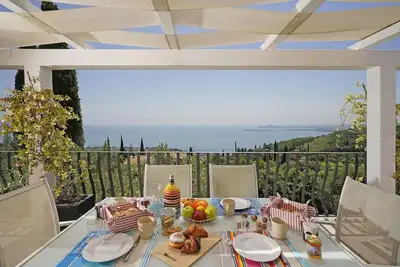 Image de CĂ Rossa - Orchidea with stunning lake view