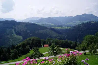 Image de Cozy vacation apartment with balcony and stunning views