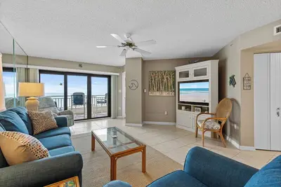 Image de Luxury 2/2 Condo with the Best Ocean View!