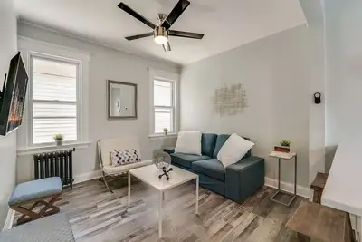 Image de 4br\/2ba Duplex Apt in Downtown Montclair w\/Parking